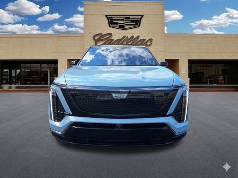 New 2026 Cadillac Vistiq Sport w/ LPO, Floor Liner Package AWD/4WD image 9