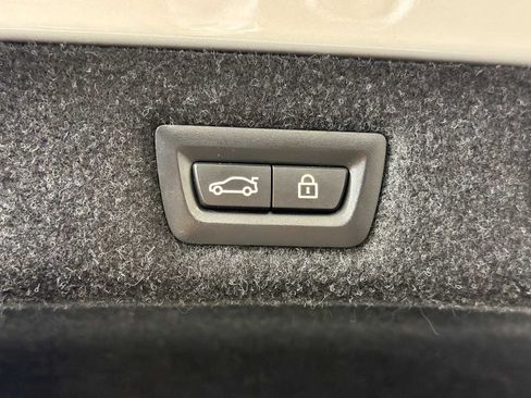 Used 2019 BMW 530e w/ Convenience Package RWD image 19