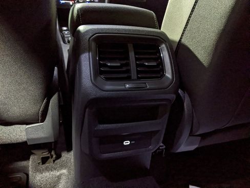 New 2025 Volkswagen Taos SE image 24