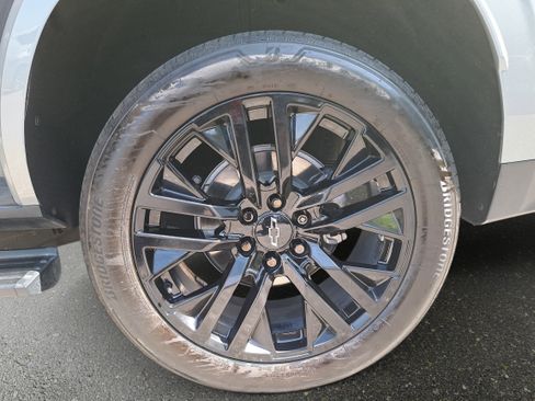 Used 2024 Chevrolet Tahoe High Country image 34