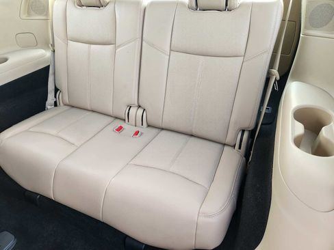 Used 2020 Nissan Pathfinder Platinum image 32