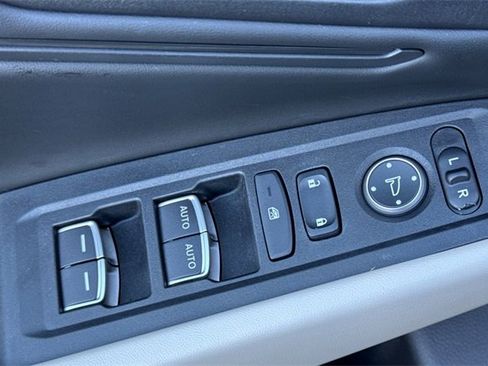 Used 2023 Honda Accord EX image 12