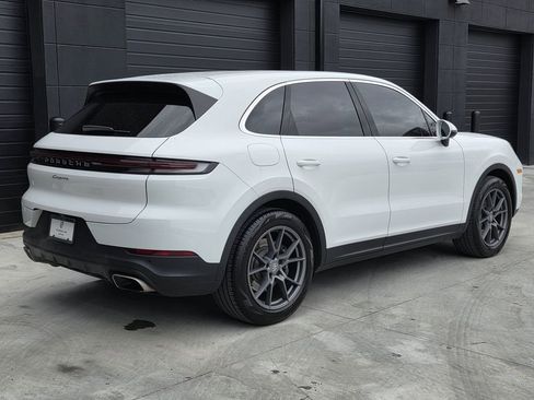Certified 2024 Porsche Cayenne image 8