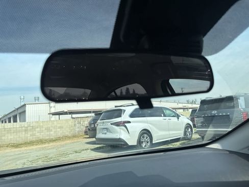 Used 2024 Nissan Versa SV image 22