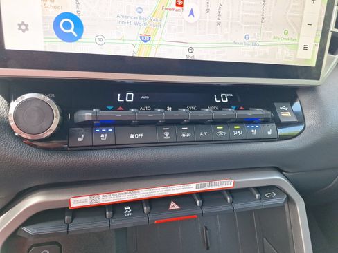 Used 2026 Toyota Tundra Limited AWD/4WD image 28