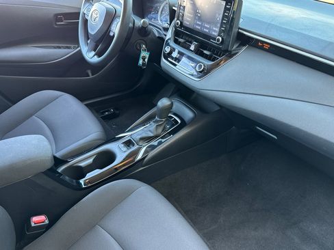 Used 2022 Toyota Corolla LE image 15