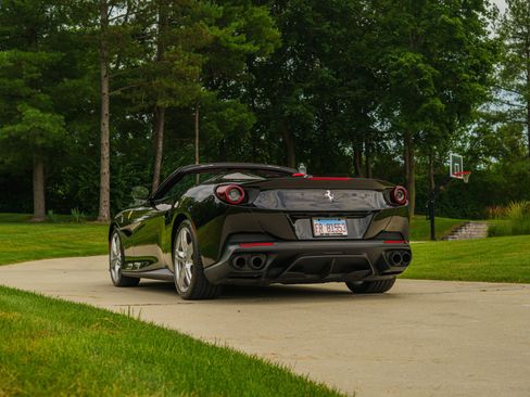 Used 2019 Ferrari Portofino RWD image 40