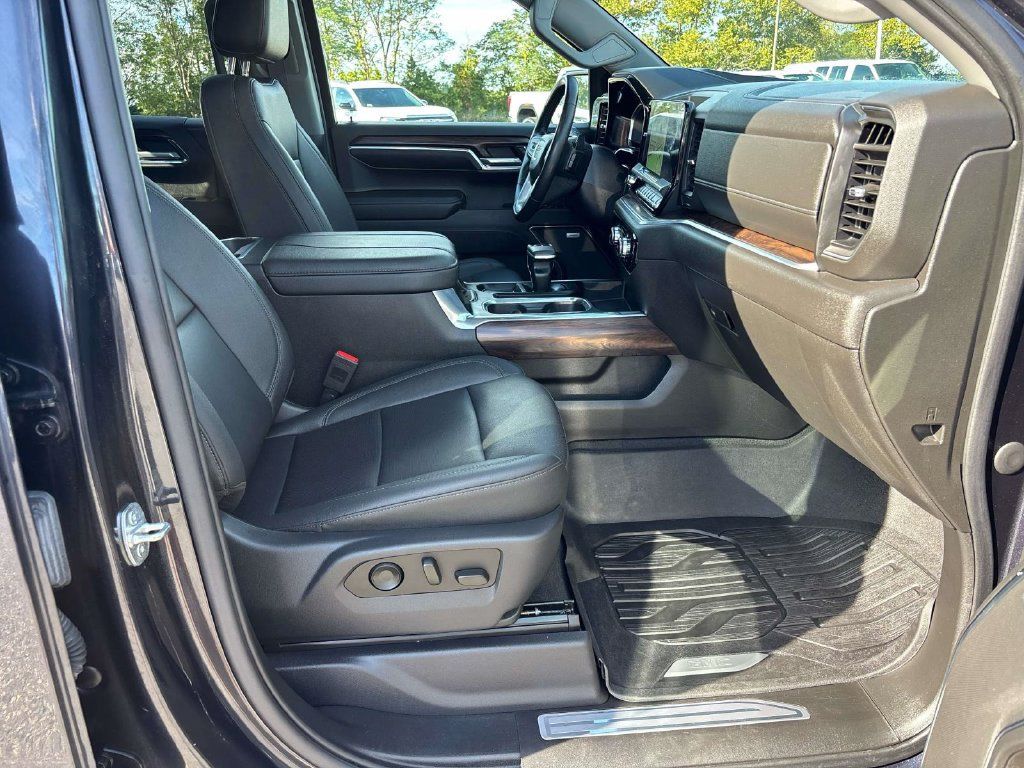 Used 2023 GMC Sierra 1500 SLT w/ SLT Premium Package AWD/4WD image 20