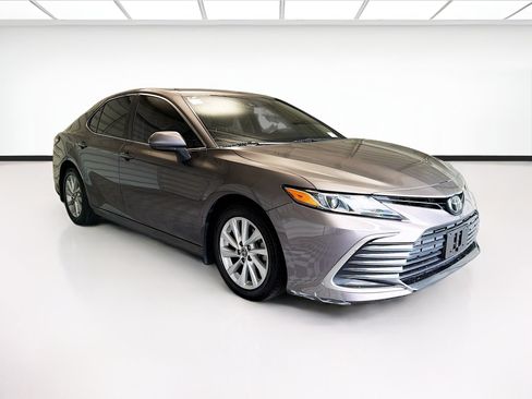 Used 2023 Toyota Camry LE FWD image 3