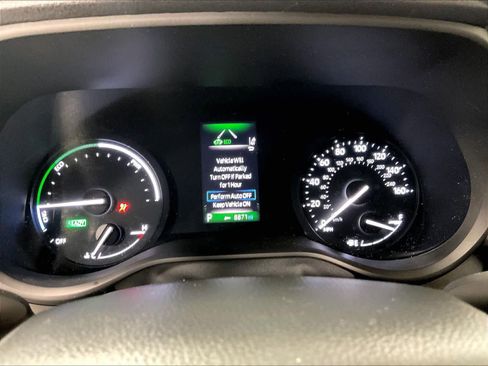 Certified 2024 Toyota Sienna LE image 25