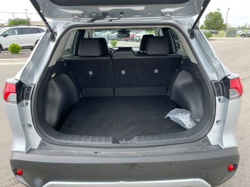 Used 2025 Toyota Corolla Cross XLE image 15