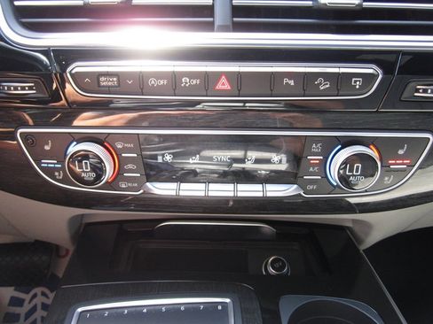 Used 2017 Audi Q7 3.0T Prestige AWD/4WD image 25