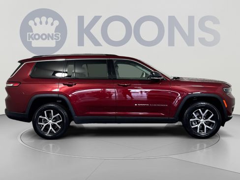 Used 2023 Jeep Grand Cherokee L Limited AWD/4WD image 8