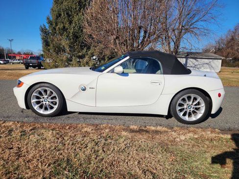 Used 2003 BMW Z4 2.5i image 1