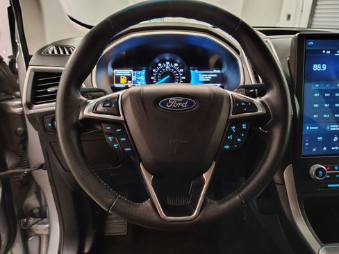 Used 2021 Ford Edge SEL image 14