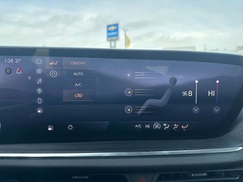 Used 2024 Buick Envision Preferred image 37