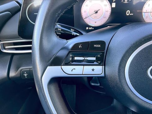 Used 2024 Hyundai Elantra Limited image 23