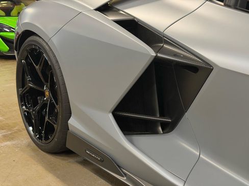Used 2024 Lamborghini Revuelto AWD/4WD image 19