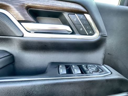 Used 2024 Chevrolet Silverado 2500 High Country w/ Technology Package image 23