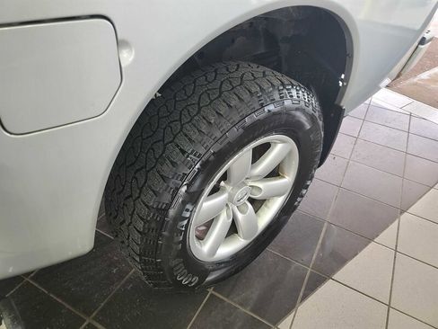 Used 2015 Nissan Titan SV image 30