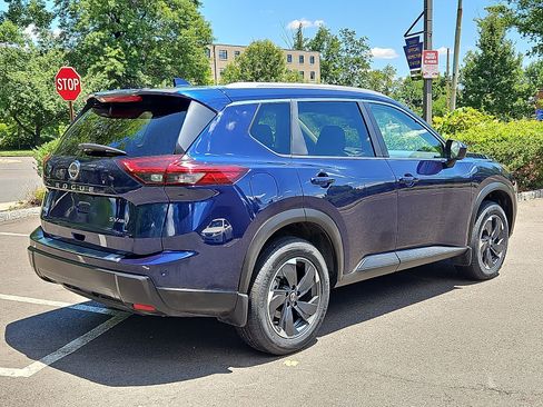 Certified 2024 Nissan Rogue SV w/ SV Premium Package AWD/4WD image 6