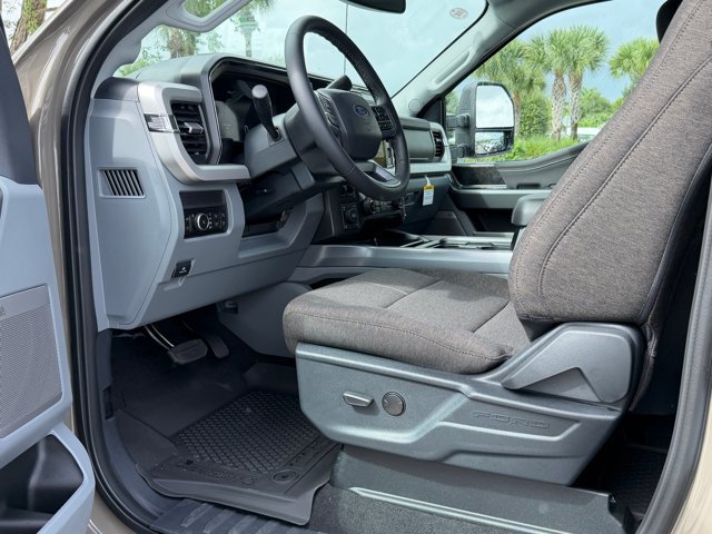 New 2027 Ford F250 XLT w/ XLT Premium Package AWD/4WD image 15
