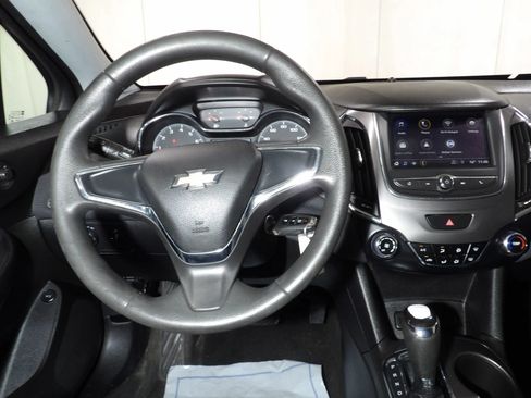 Used 2019 Chevrolet Cruze LS FWD image 12