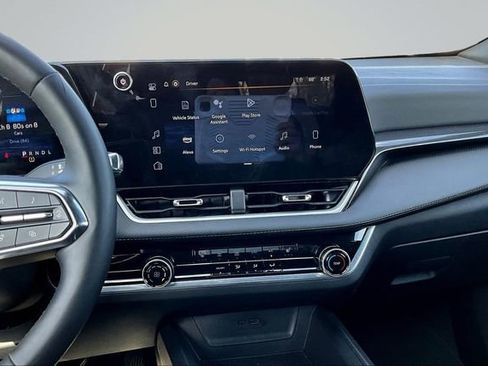 Used 2025 Chevrolet Equinox LT image 9