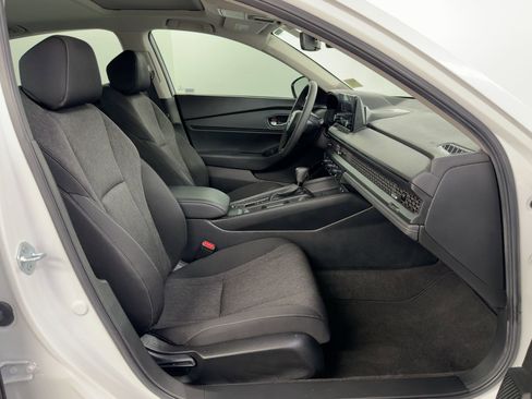 Certified 2025 Honda Accord SE image 35