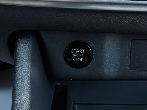 Used 2025 Nissan Rogue SV FWD image 27