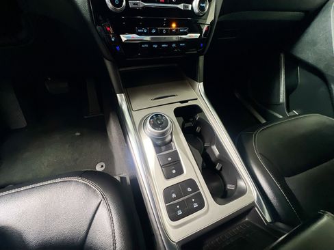 Used 2022 Ford Explorer Limited w/ Equipment Group 301A image 26
