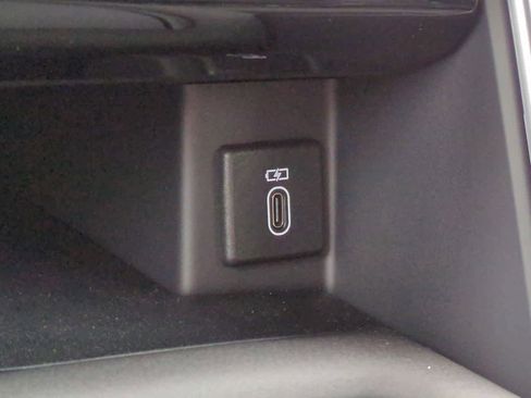 New 2026 Land Rover Discovery Limited Edition image 33