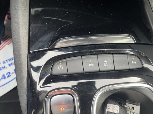 Used 2023 Buick Envision Preferred image 23