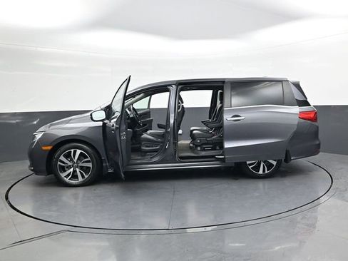 Used 2023 Honda Odyssey Touring image 39