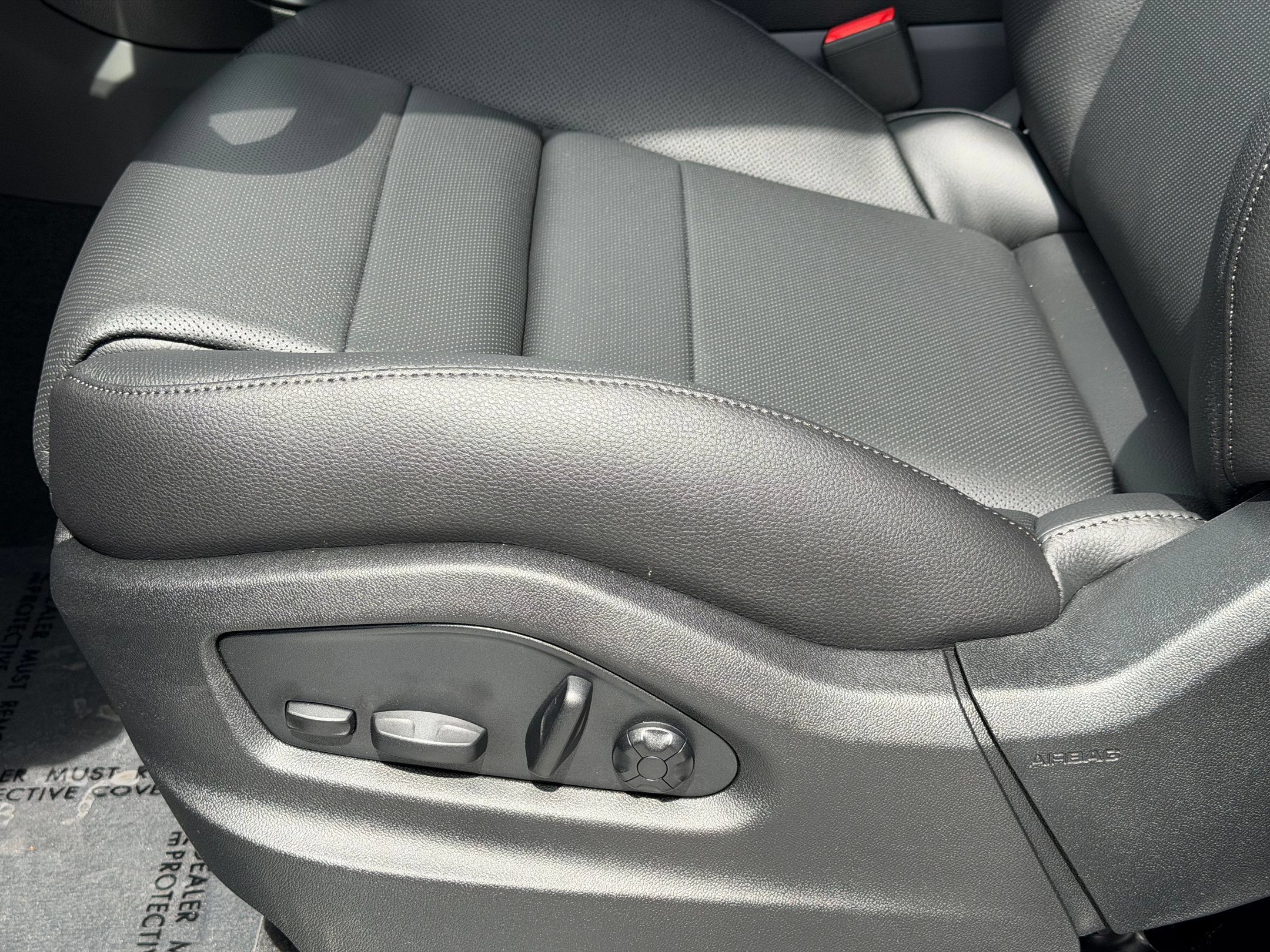Used 2026 Porsche Cayenne AWD/4WD image 25