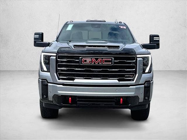 Used 2025 GMC Sierra 2500 AT4 w/ AT4 Premium Plus Package AWD/4WD image 3