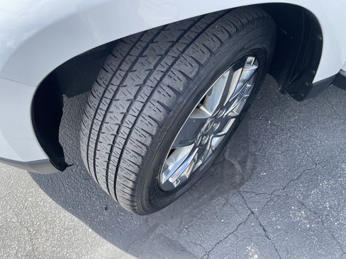 Used 2017 GMC Acadia Limited SLT AWD/4WD image 10