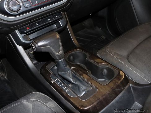 Used 2016 GMC Canyon SLE w/ SLE Convenience Package image 22