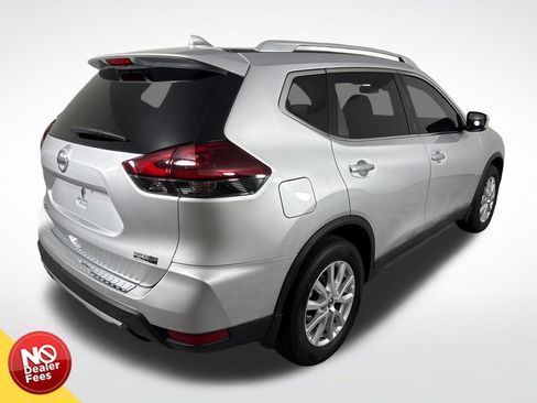 Used 2019 Nissan Rogue S w/ Special Edition Package FWD image 3