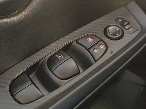 Used 2025 Nissan Sentra S FWD image 27