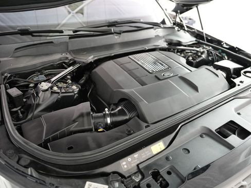 Used 2017 Land Rover Discovery HSE image 63