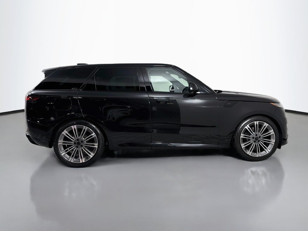New 2027 Land Rover Range Rover Sport Dynamic SE AWD/4WD image 4
