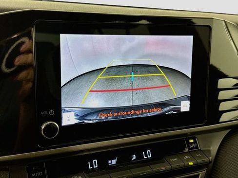 Used 2025 Toyota Camry SE FWD image 13