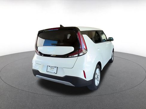 Used 2025 Kia Soul LX w/ LX Technology Package FWD image 15