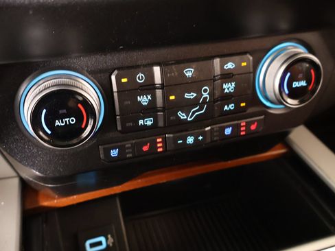 Used 2019 Ford F250 King Ranch w/ King Ranch Ultimate Package AWD/4WD image 8