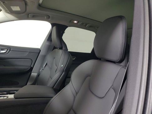 New 2027 Volvo XC60 B5 Plus AWD/4WD image 23