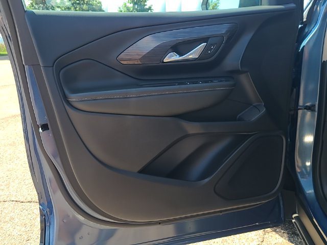 Used 2024 GMC Terrain SLE AWD/4WD image 11