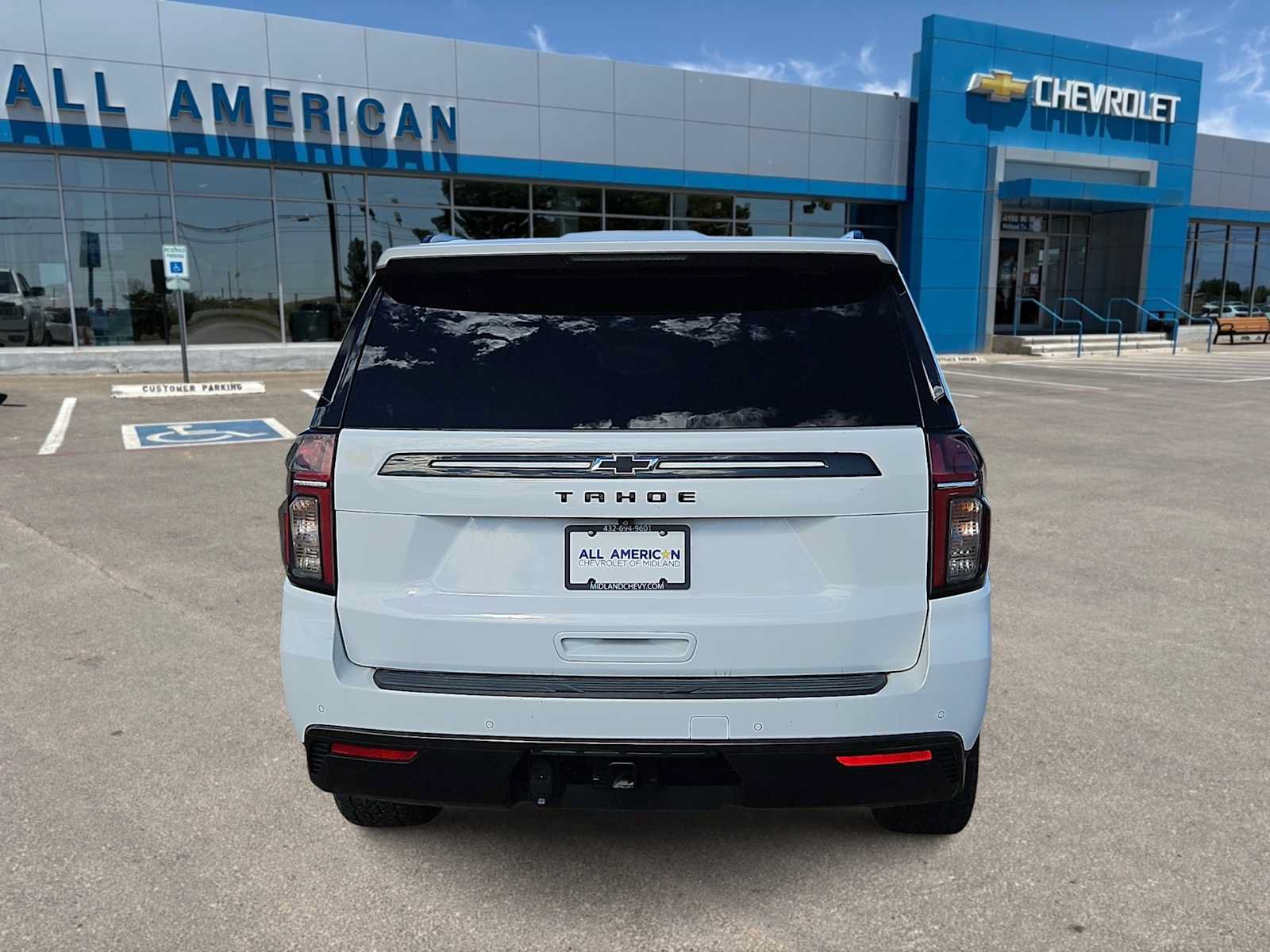 Used 2021 Chevrolet Tahoe Z71 w/ Z71 Off-Road Package AWD/4WD image 7