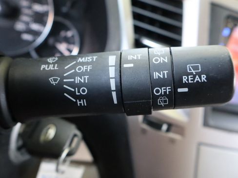 Used 2012 Subaru Outback 2.5i Premium w/ All-Weather Pkg AWD/4WD image 32