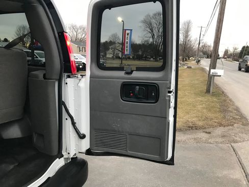 Used 2022 Chevrolet Express 2500 LS image 22